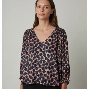 Velvet by Graham & Spencer Hadlee V-Neck Printed Watercolor Blouse Size S